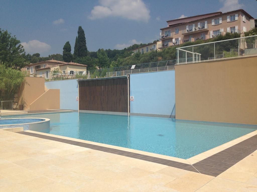 Appartement Dans Residence - Le Domaine De Camiole Callian  Exteriér fotografie